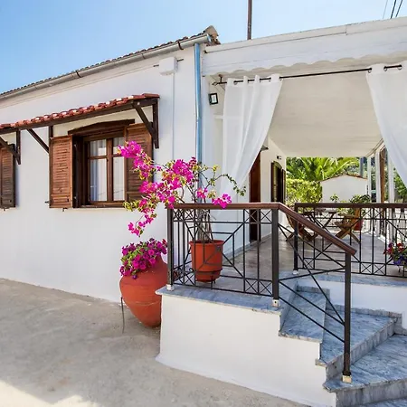 Feriehus Kiki's Cozy Skála Sotíros